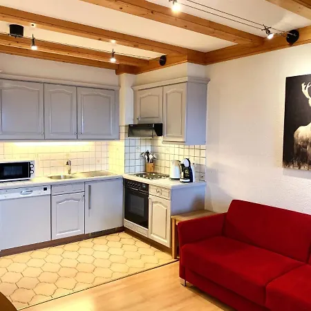 Les Frenes * לייסין